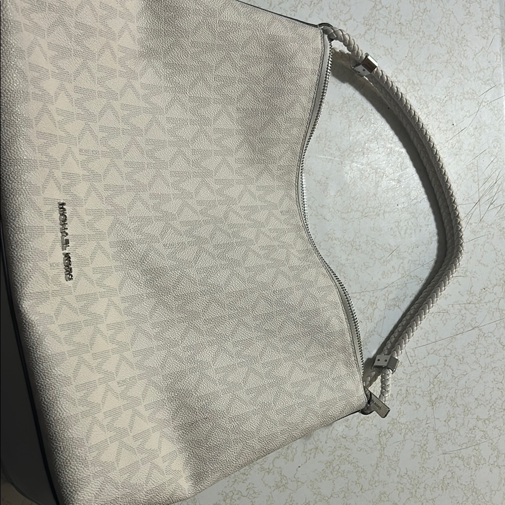 Michael Kors White Shoulder Bag with Chain Strap - Picture 1 of 3